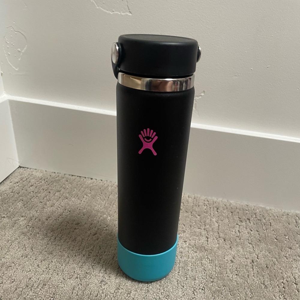 New with Tags Black, Pink, and Teal Hydro Flask